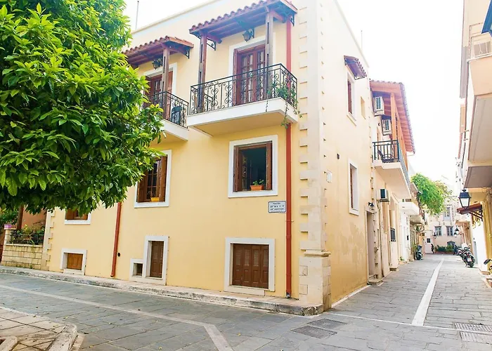 Mat Old Town Apartments Σ
