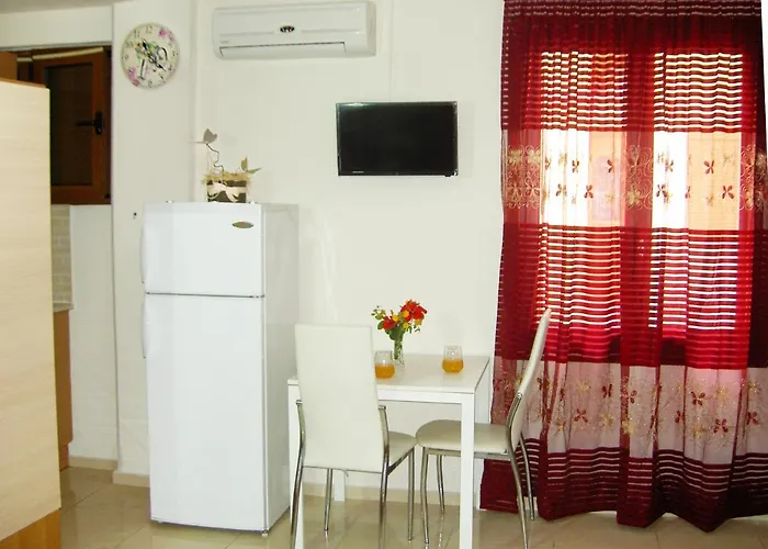 Mat Old Town Apartments Σ